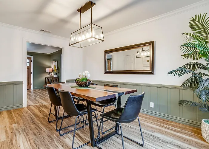 Worth L 2 Bed With King & Queen L Walking Distance Will Rogers Holiday home