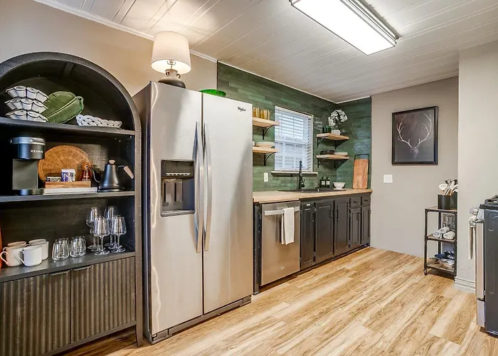 Worth L 2 Bed With King & Queen L Walking Distance Will Rogers Holiday home Fort Worth