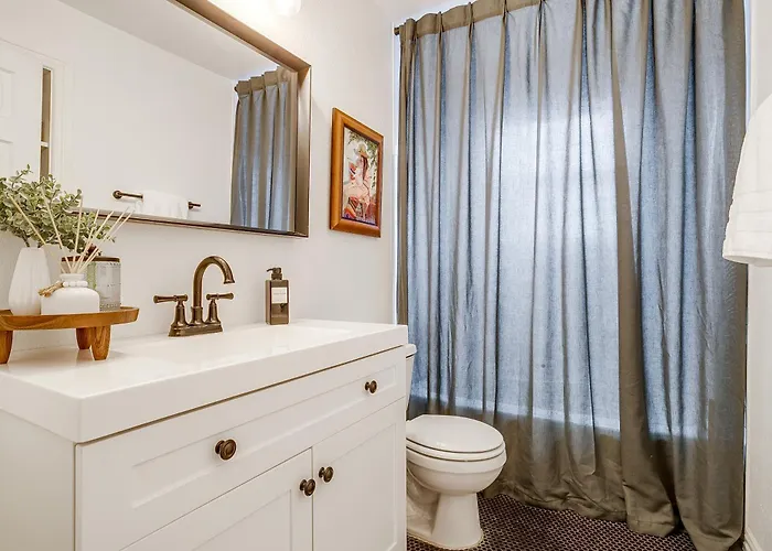 Worth L 2 Bed With King & Queen L Walking Distance Will Rogers Holiday home Fort Worth