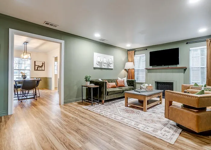Worth L 2 Bed With King & Queen L Walking Distance Will Rogers