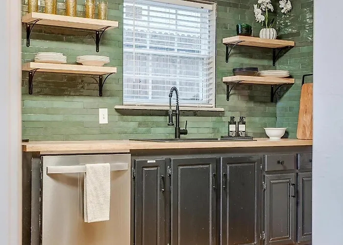 Worth L 2 Bed With King & Queen L Walking Distance Will Rogers