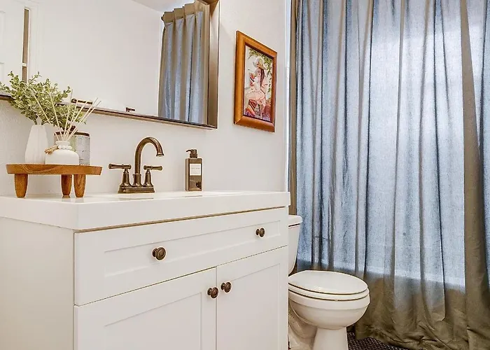Worth L 2 Bed With King & Queen L Walking Distance Will Rogers *