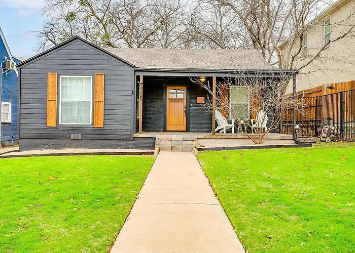 Worth L 2 Bed With King & Queen L Walking Distance Will Rogers